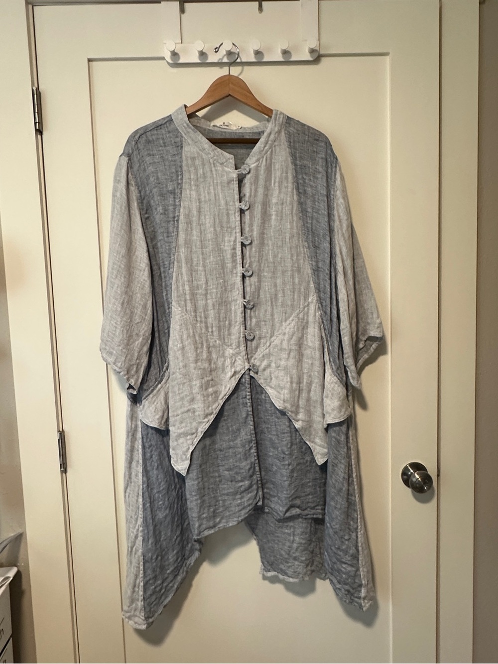 Relaxed Two-Tone Linen Button Tunic in Light Gray & Heather Blue